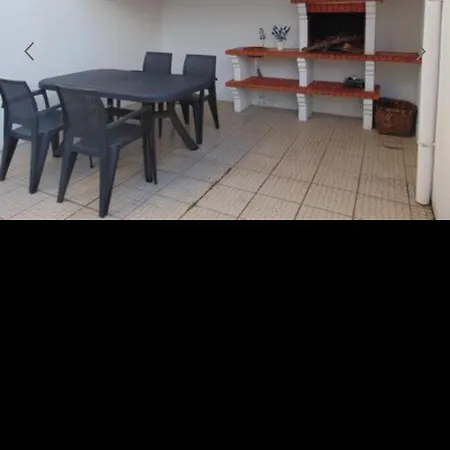 Casinha Res Do Chao Na Nazare Com Quintal E Barbecue Villa Exterior photo