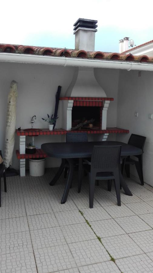 Holiday home Casinha Res Do Chao Na Com Quintal E Barbecue *